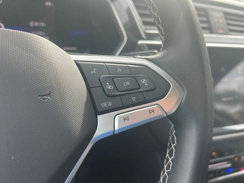 Certified 2023 Volkswagen Tiguan SE w/ Panoramic Sunroof Package image 22