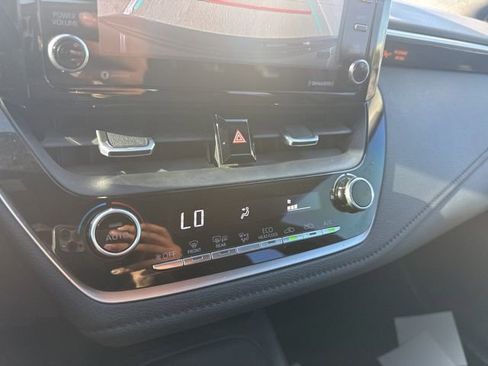 Used 2021 Toyota Corolla SE image 12