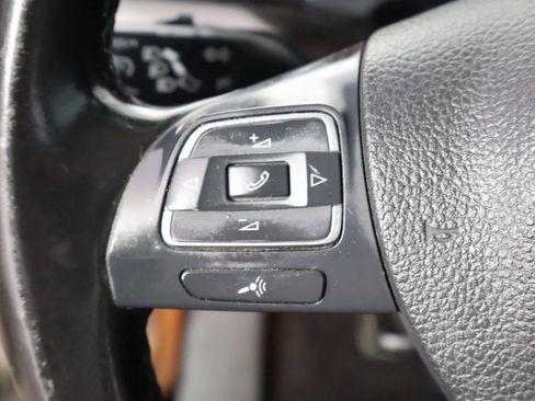 Used 2010 Volkswagen Jetta TDI FWD image 34