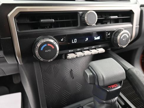 Used 2025 Toyota Tacoma TRD Off-Road AWD/4WD image 25