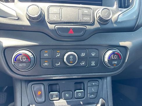 Used 2020 GMC Terrain SLT w/ Preferred Package FWD image 19