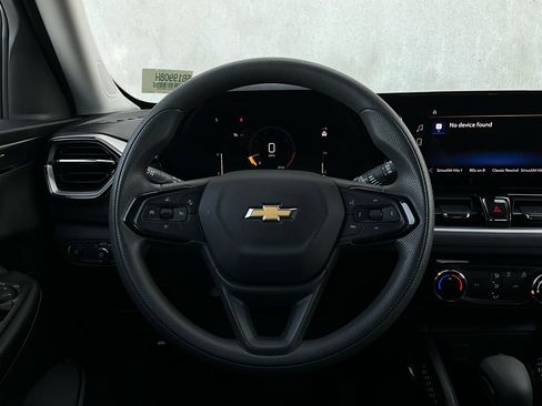 Used 2025 Chevrolet TrailBlazer LT image 30