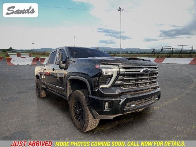 Used 2024 Chevrolet Silverado 2500 High Country w/ High Country Premium Package AWD/4WD image 1