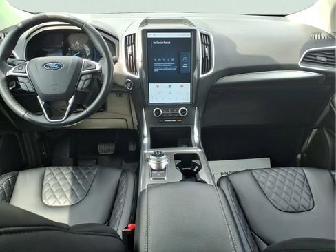 Certified 2024 Ford Edge Titanium AWD/4WD image 10
