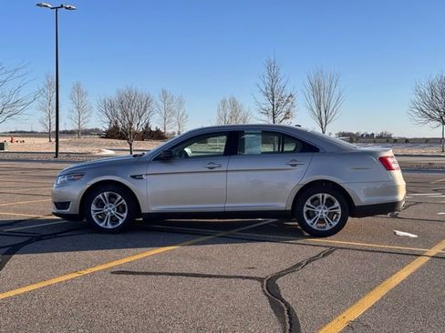 Used 2018 Ford Taurus SE image 30