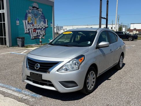 Used 2018 Nissan Versa SV image 7