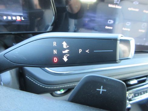 New 2026 Chevrolet Suburban Premier image 30