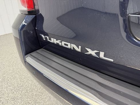 Used 2017 GMC Yukon XL Denali image 7
