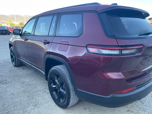 Used 2025 Jeep Grand Cherokee L Laredo RWD image 8