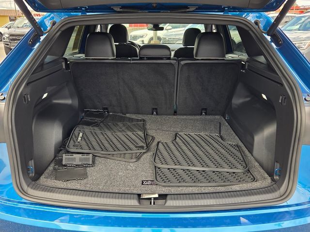 Certified 2025 Volkswagen Atlas Cross Sport SEL Premium R-Line AWD/4WD image 13