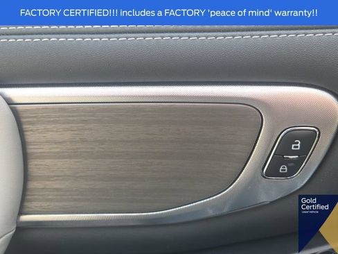 Used 2025 Ford Expedition Platinum AWD/4WD image 32
