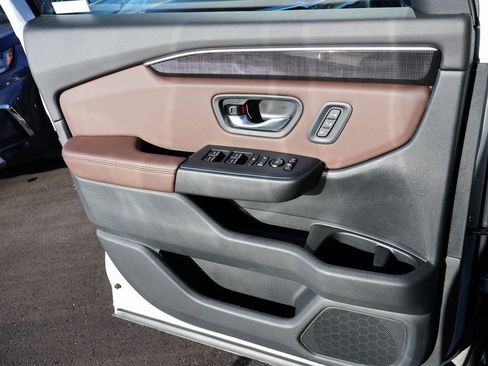 Certified 2025 Honda Pilot Elite image 32