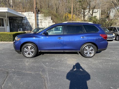 Used 2017 Nissan Pathfinder S AWD/4WD image 2
