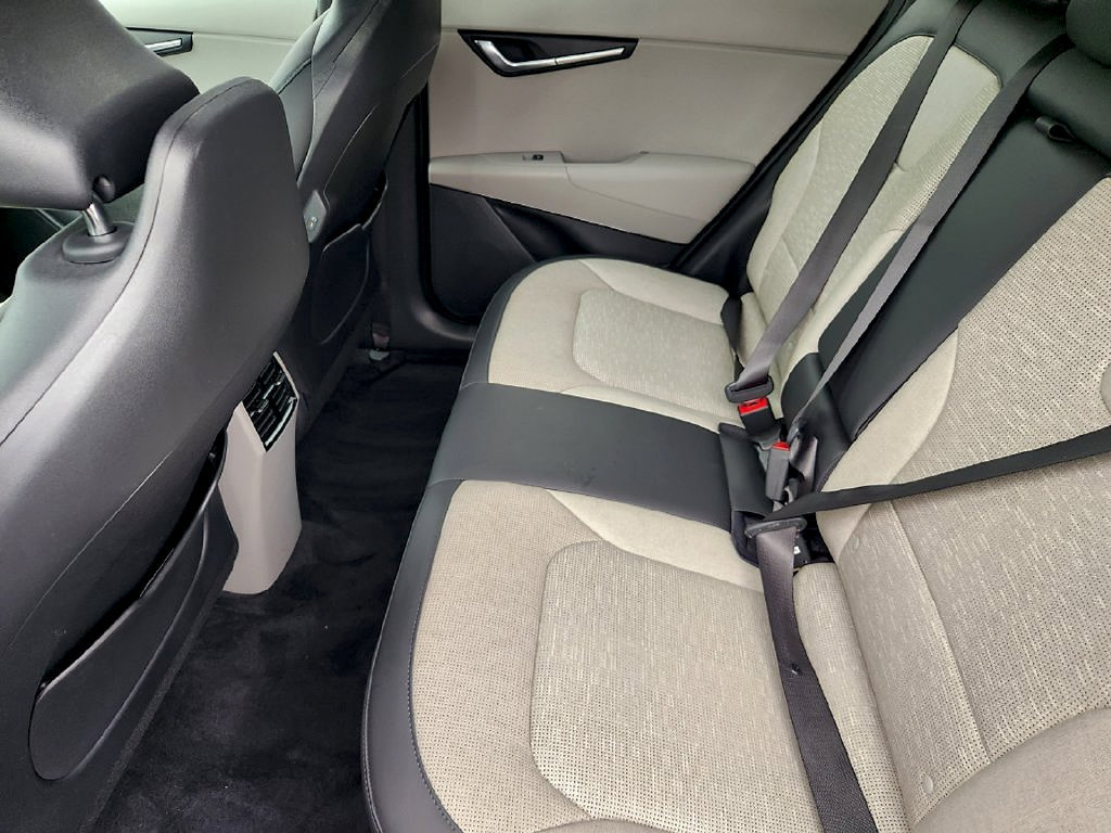 Used 2024 Kia Niro Wave FWD image 31