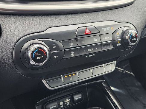 Used 2016 Kia Sorento SX image 27