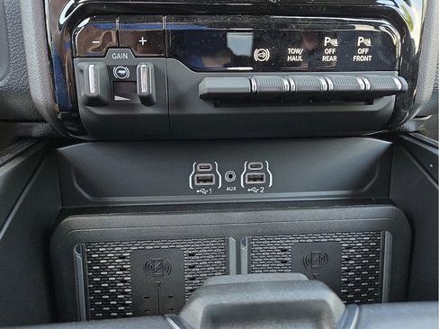 New 2026 RAM 2500 Laramie w/ Night Edition image 17