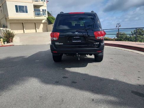 Used 2007 Toyota Sequoia SR5 RWD image 7