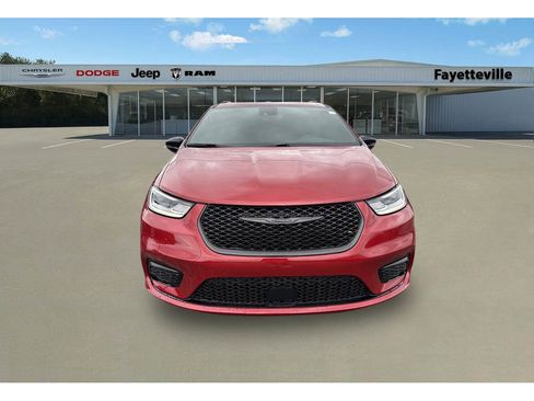 New 2026 Chrysler Pacifica Limited w/ S Appearance Package image 8
