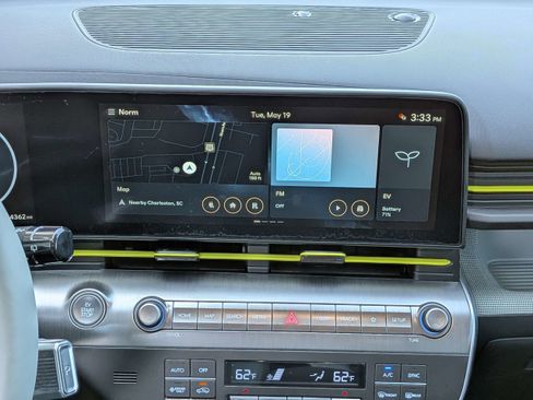 Certified 2025 Hyundai Kona Limited FWD image 19