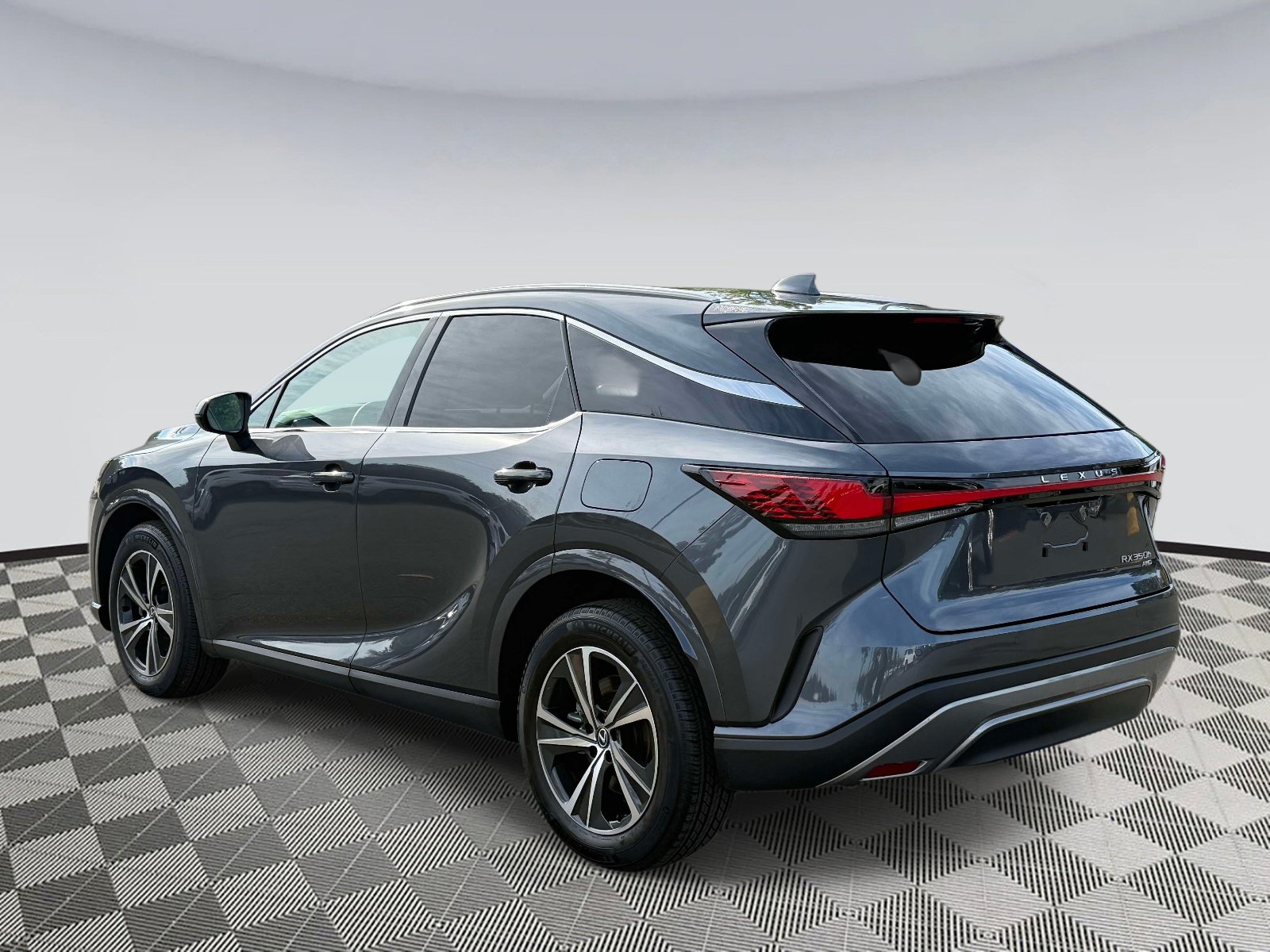 Used 2025 Lexus RX 350h w/ Accessory Package AWD/4WD image 4