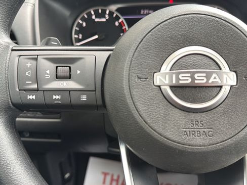 Used 2024 Nissan Rogue S AWD/4WD image 20