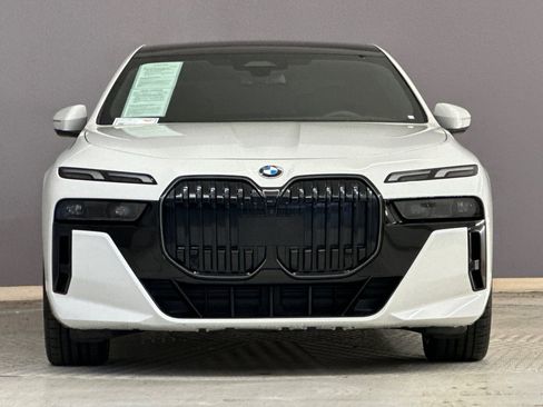 Certified 2024 BMW 740i w/ Premium Package 2 image 5