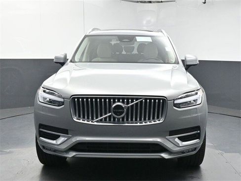 New 2025 Volvo XC90 B5 Plus w/ Protection Package Premier image 3