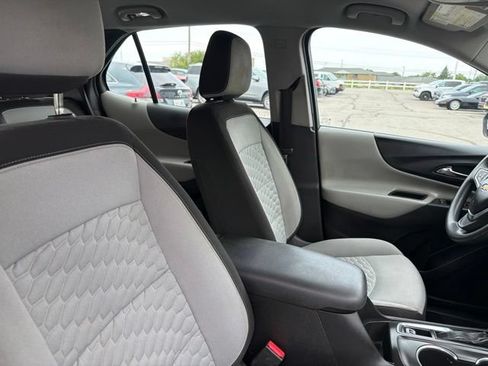 Used 2018 Chevrolet Equinox LS FWD image 25