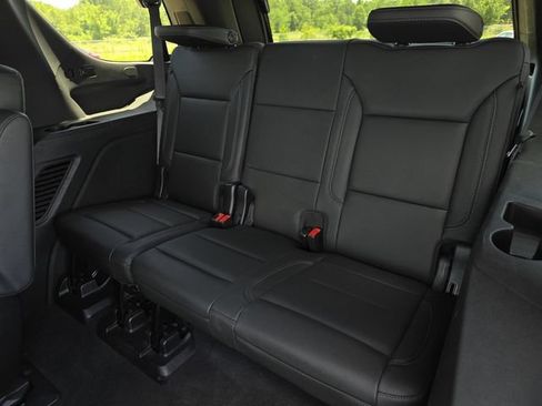 Used 2022 Chevrolet Tahoe Z71 w/ Luxury Package AWD/4WD image 30