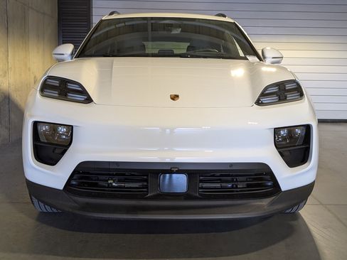 New 2026 Porsche Macan 4 Electric image 12