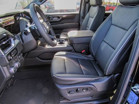 New 2026 GMC Yukon XL Elevation image 14