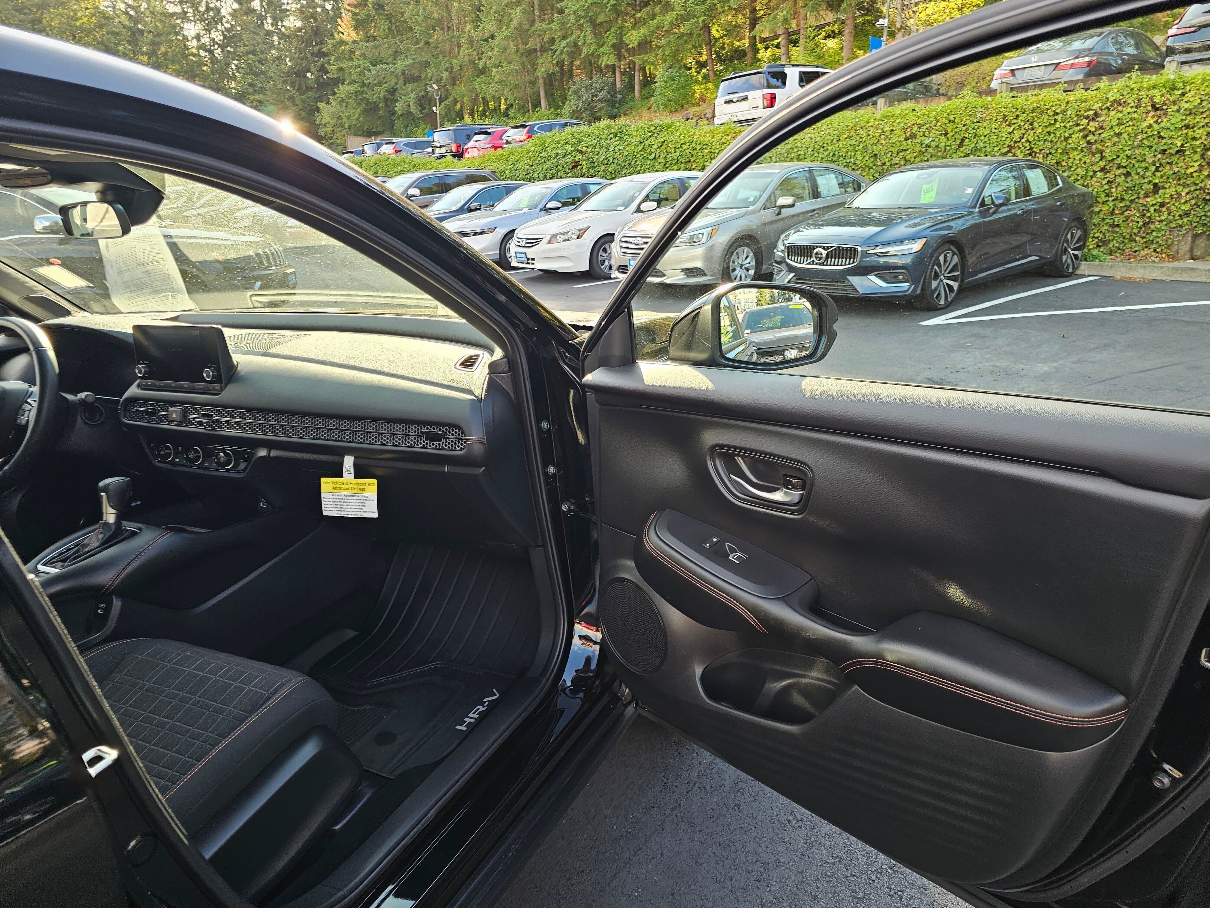 Used 2025 Honda HR-V Sport image 13