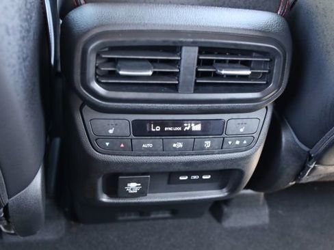 Certified 2025 Honda Pilot Black Edition image 27