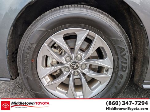 Certified 2025 Toyota Sienna LE AWD/4WD image 9