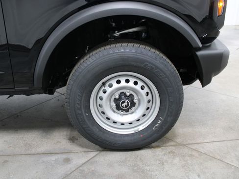 New 2025 Ford Bronco 4-Door image 33