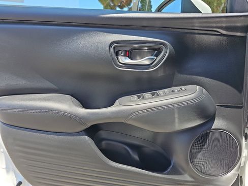 Used 2023 Honda HR-V LX image 25