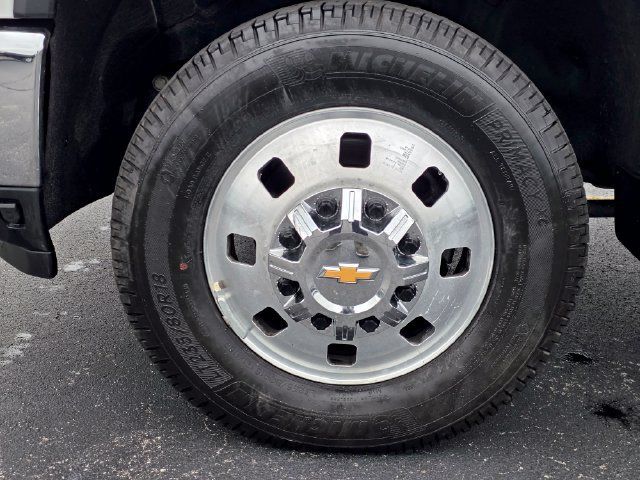 Used 2025 Chevrolet Silverado 3500 LT w/ Safety Package AWD/4WD image 6