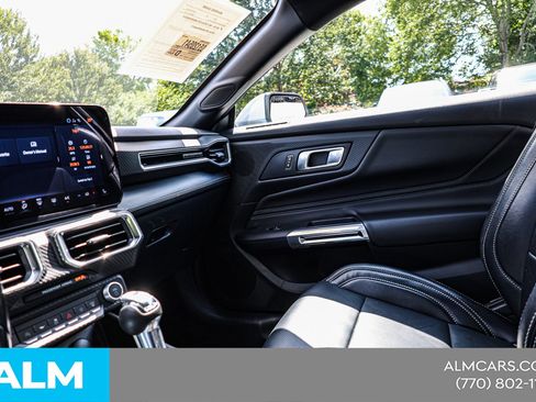 Used 2025 Ford Mustang Premium RWD image 33