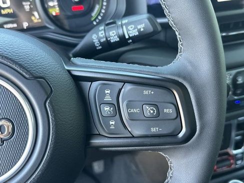 Certified 2025 Jeep Wrangler Unlimited Rubicon 4xe w/ Convenience Group AWD/4WD image 28