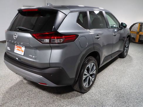 Used 2023 Nissan Rogue SV image 7