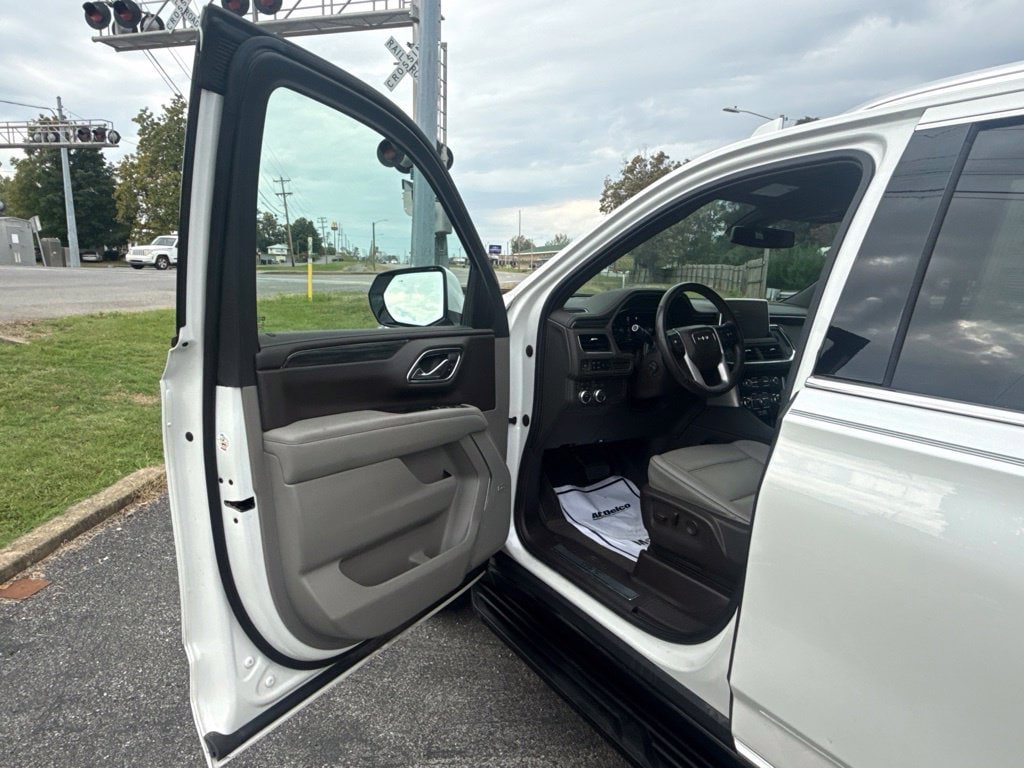 Used 2022 GMC Yukon SLT w/ SLT Luxury Package AWD/4WD image 20