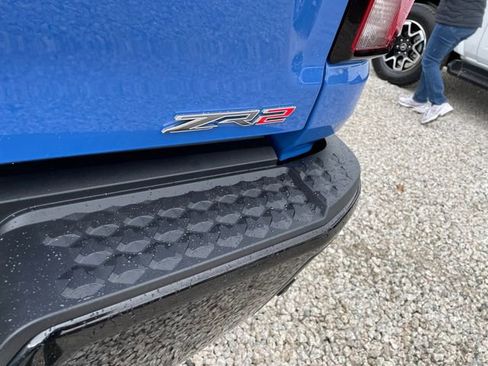 Used 2025 Chevrolet Colorado ZR2 w/ Technology Package image 13