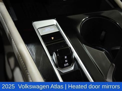 Used 2025 Volkswagen Atlas SEL AWD/4WD image 25