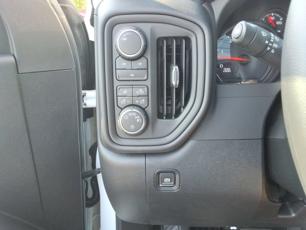New 2026 Chevrolet Silverado 2500 Custom w/ Custom Value Package AWD/4WD image 31