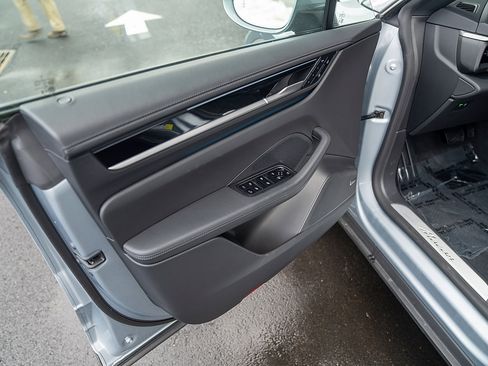 Certified 2025 Porsche Macan Electric image 15