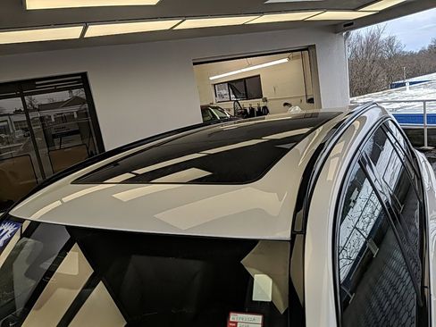 Used 2024 BMW X5 xDrive50e w/ M Sport Package image 7