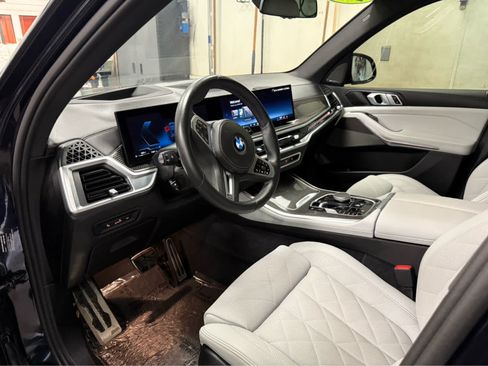 Used 2025 BMW X5 M60i w/ Climate Comfort Package AWD/4WD image 9