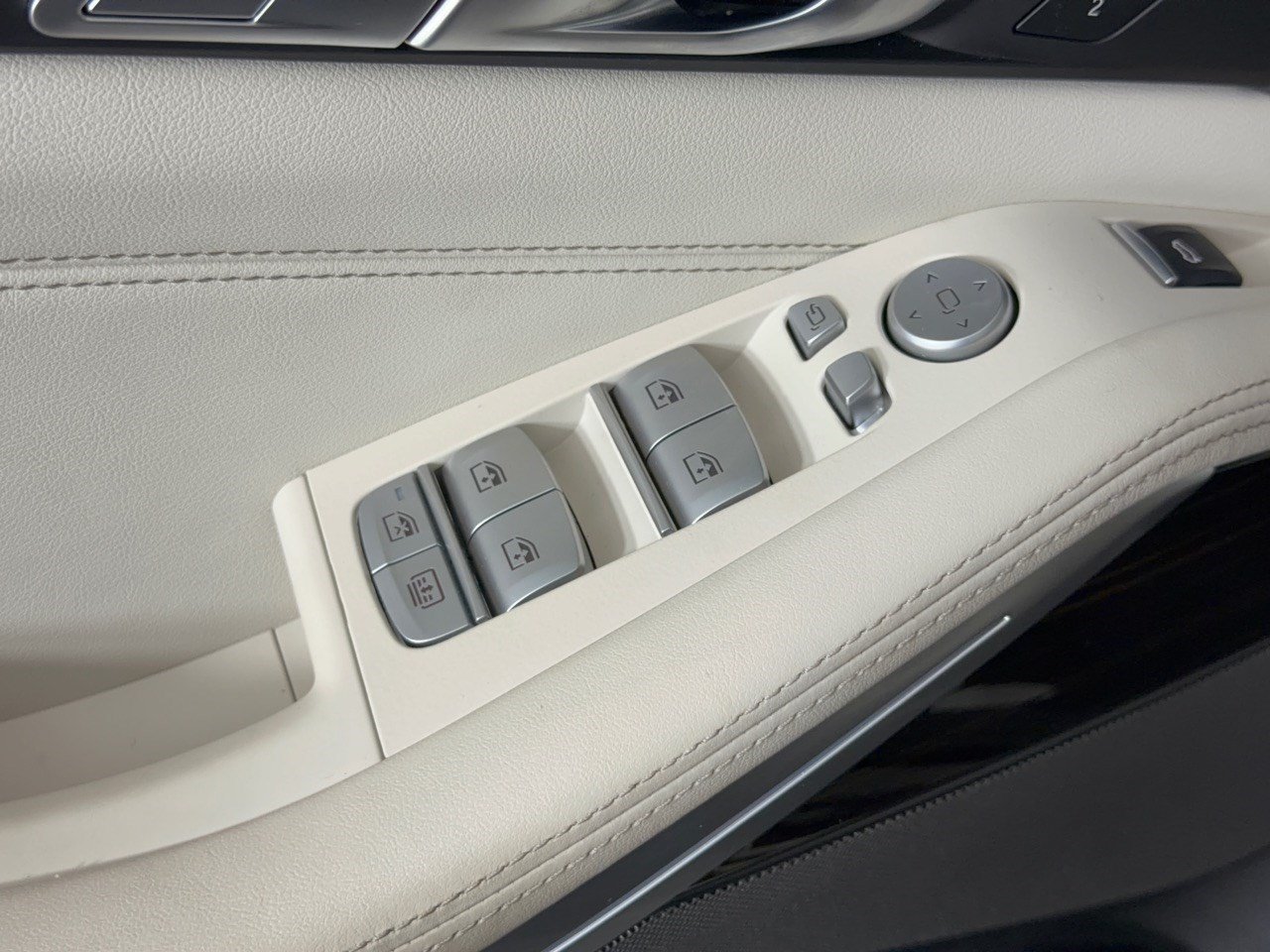 Certified 2026 BMW X7 xDrive40i AWD/4WD image 15