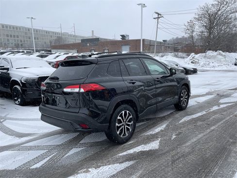 Used 2023 Toyota Corolla Cross SE w/ Moonroof Package image 8