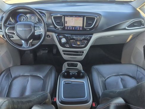 Used 2020 Chrysler Pacifica Touring-L Plus w/ Tire & Wheel Group image 23